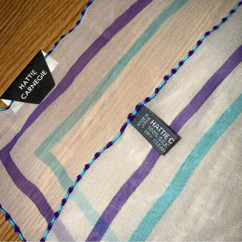 New NWT Hattie Carnegie Vintage‎ 100% Silk Rectangular white, purple and aqua